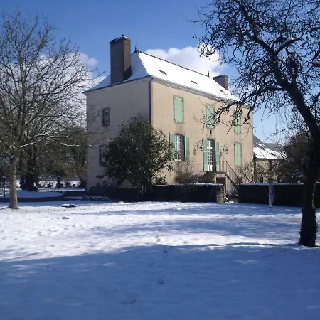 Le Vieux Presbytere بيت للعطل *